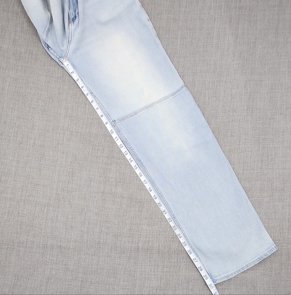 Hollister Curvy Ultra High-Rise Dad Jean Vintage Stretch. 27 - Picture 5 of 11